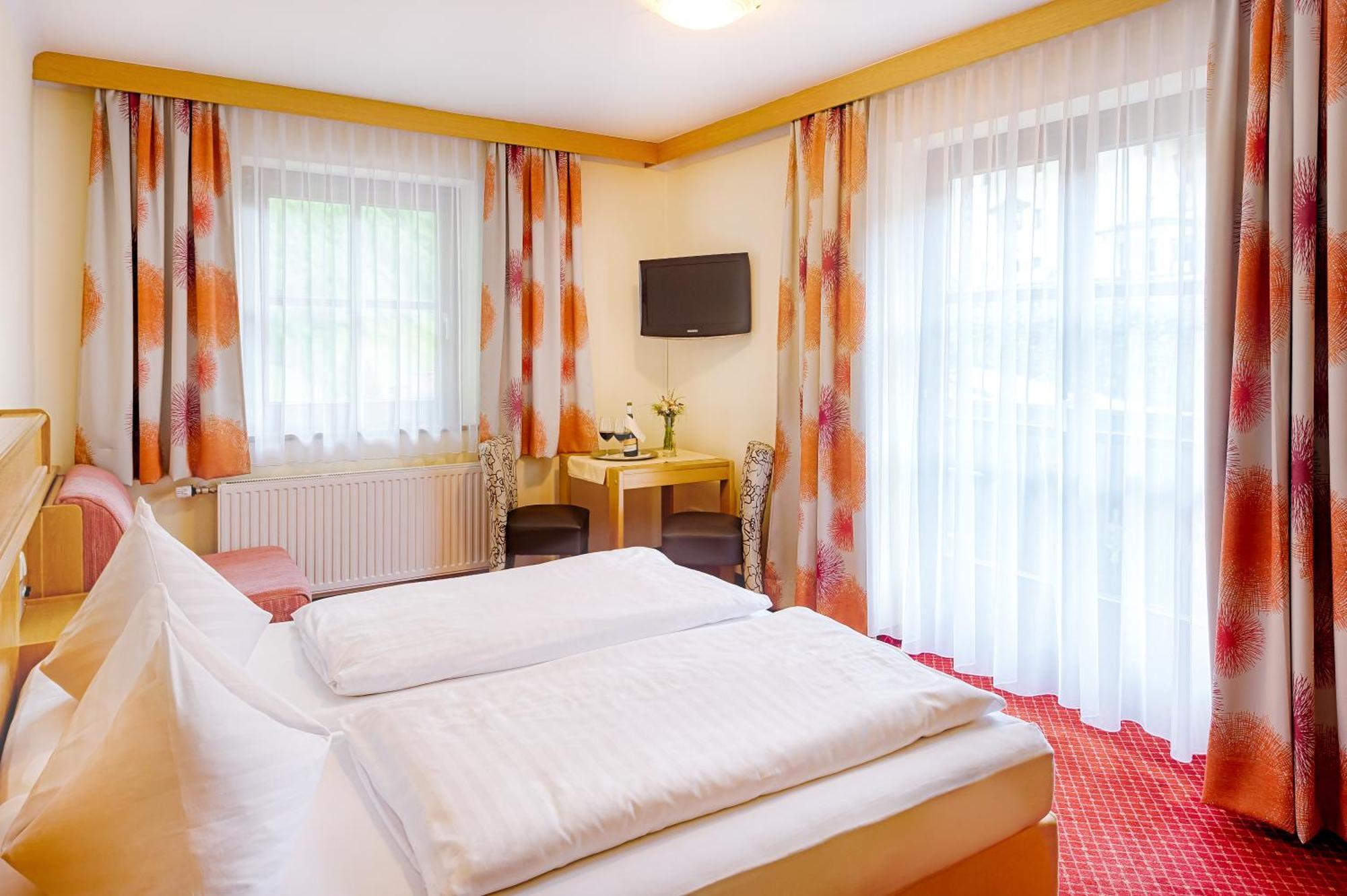 Landhotel Almroesl Im Grossarltal Hüttschlag Eksteriør billede